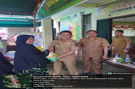Pj. Bupati Kampar Buka Gerakan Pangan Murah di Desa Silam