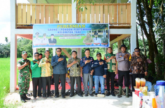Pemkab Kampar Resmikan Saung Kelompok Tani Desa Muara Uwai Kecamatan Bangkinang
